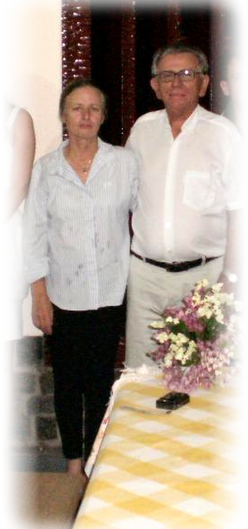 Dona Adelaide e seu José, lado a lado, numa festa de família.